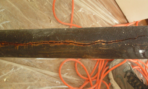 cracked-cast-iron-pipe